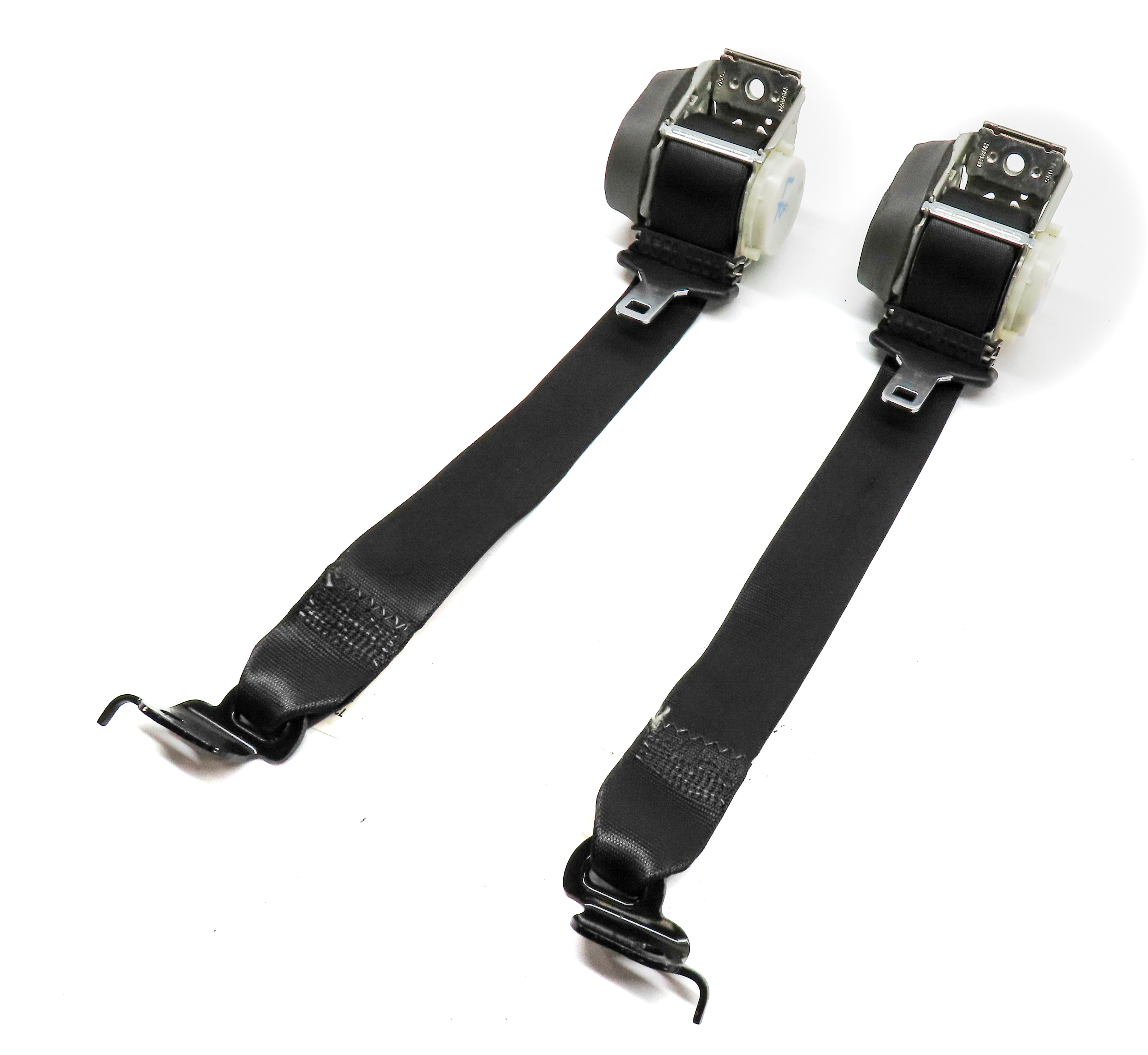 2015 BMW X4 (F26) REAR SEAT LEFT & RIGHT SEATBELT RETRACTOR SET-2 (Black) — exact item pictured